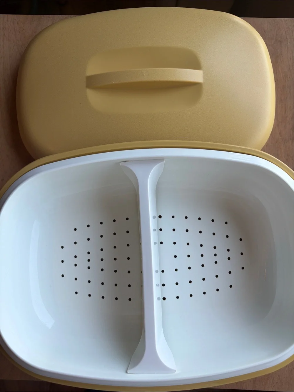 Vintage Tupperware microwave vegetable steamer